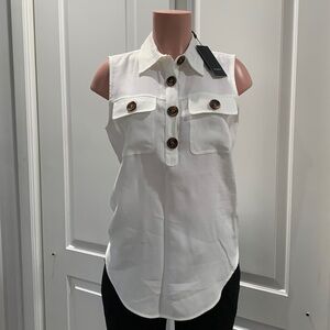 NWT Collared White Top with‎ Buttons